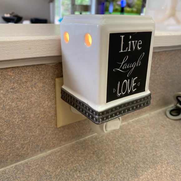 Decorative wall wax burner - Picture 3 of 8